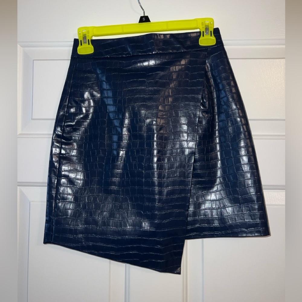 Never Worn Anthropologie Navy Blue Leather Textured Skirt XS